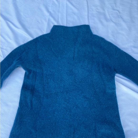 Bloomingdale's Teal Turtleneck Sweater ,CASHMERE. - Picture 5 of 6